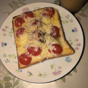 KUMIKOの作ってみた!投稿(トマトのジューシーさがたまらない!トマチートースト)