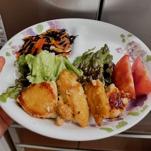 ケの作ってみた!投稿(焼くだけ簡単！【鶏むね肉のガーリック醤油】しっとりコクうま♡)