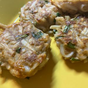 さめおかの作ってみた!投稿(混ぜて焼くだけ！高槻うどん餃子)