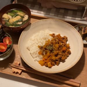 あやぺこの作ってみた!投稿(【根菜のカフェ風キーマカレー】冬に作りたい♪旬の根菜で♡)