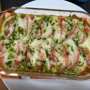 ゆっこの作ってみた!投稿(鯖缶とトマトのバジルチーズ焼き/じゅわっとソースが美味しい♪)