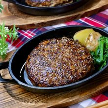 彼に作ってあげたい♡超絶品『照り焼きペッパーハンバーグ』