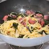 ほたるいかと新わかめのペペロンチーノパスタの工程4