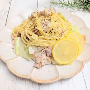 AYANO.•*¨*•.☆の作ってみた!投稿(液体塩こうじをフル活用♫豚肉とキャベツの塩レモンパスタ)