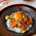 和えるだけ絶品「サーモンアボカドのポキ」おつまみ、丼にも♪