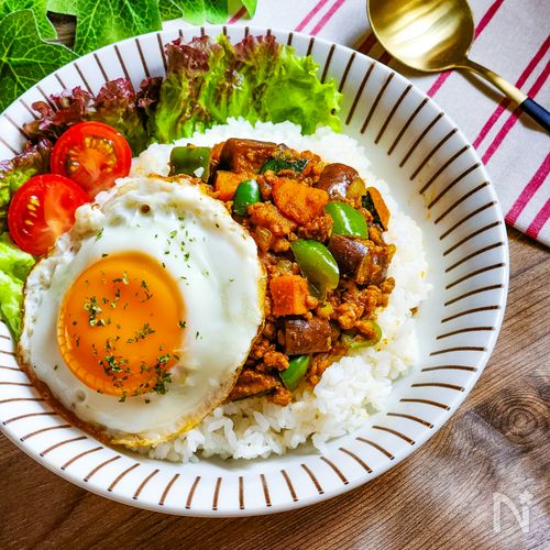 なすとかぼちゃのドライカレー