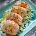 旨味満載！【エビとレンコンのエスニックつくねバーグ】