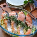 レンジで簡単！甘塩鮭とキャベツのにんにくレモンマヨ蒸し