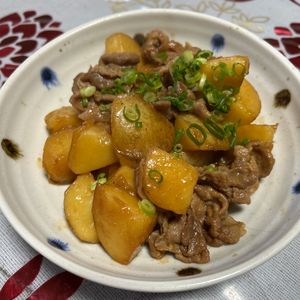 伊藤烏帽子の作ってみた!投稿(新じゃがと豚こまの甘辛バター照り煮)