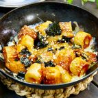 余ったお餅で簡単♪ちくわとコチュジャンのおもチーズ焼き
