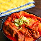 モクサルキムチチム(豚肩ロース肉のキムチ煮込み)