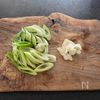 【豚こま肉のネギ塩炒め】10分でやみつきおかずの工程1