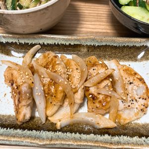 Natsukoの作ってみた!投稿(中からとろり♡新玉の照り巻き #ワンパンおかず)