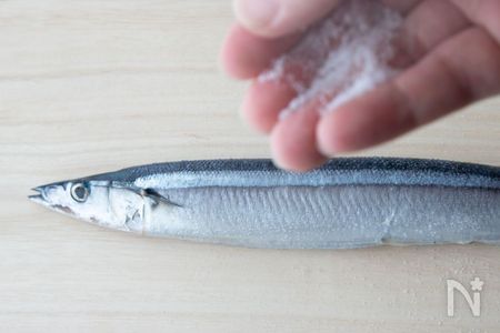 本当に美味しいさんまの焼き方 塩焼き 何度も作りたい定番レシピvol 156 レシピサイト Nadia ナディア プロの料理家のおいしいレシピ