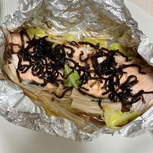 らららの作ってみた!投稿(作業時間3分！【鮭と塩昆布バターのホイル焼き】)