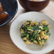 5分で作れて栄養満点【ニラと玉ねぎの卵炒め】