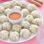 モモ（チベットの蒸し餃子）チベットからネパールへ伝わった料理