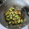 【そら豆のぺぺロン炒め】手が止まらないやみつきおつまみ!の工程5