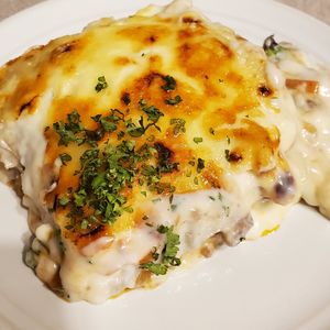 週一だけは頑張ります💦の作ってみた!投稿(餃子の皮でラザニア【簡単Wソース】)