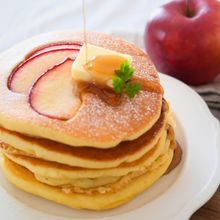 ふわっと膨らむ！【米粉と豆腐のりんごパンケーキ】