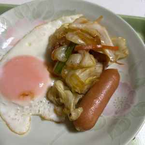 あられちゃんの作ってみた!投稿(お弁当屋さんの肉野菜炒め【#ほっと◯っと風 #野菜たっぷり】)