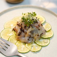 冷えたワインによく合う‼︎『鯛と塩昆布のすだちマリネ』