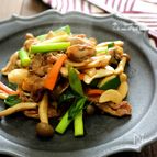 きのこと豚肉のコチュポン炒め。
