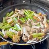 パパッとできる！【厚揚げと小松菜の甘辛そぼろ炒め】の工程2