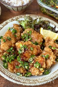 ご飯がすすむ！鶏もも肉のニラだれ唐揚げ