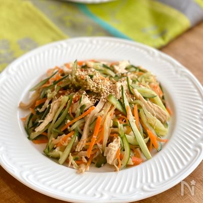 やみつき⭐︎鶏むね肉ときゅうりとにんじんの中華風サラダ