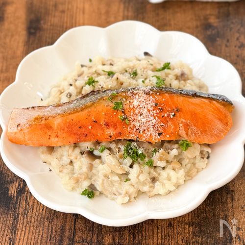 寒いと食べたくなる【鮭ときのこのミルクリゾット】