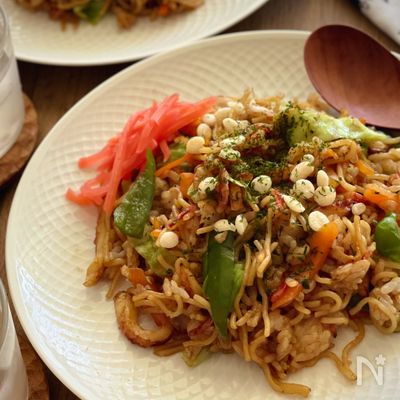 我が家のB級グルメ★【肉なしレンチンそばめし】