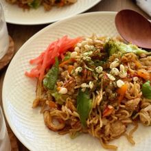 我が家のB級グルメ★【肉なしレンチンそばめし】