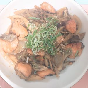 milkの作ってみた!投稿(【鮭ときのこの味噌マヨ炒め】ごはんが進む！簡単お魚おかず♪)
