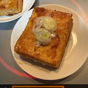 はちの作ってみた!投稿(〖絹揚げ豆腐ツナチーズ〗98円の絹揚げが絶品おかずに変身！)