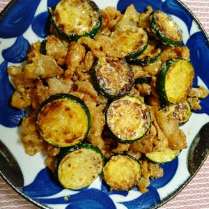 ゆきちんの作ってみた!投稿(ご飯にもビールにも！豚バラとズッキーニのマヨポンソテー)