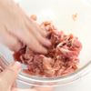 豚こま肉がごちそうに！カリッと豚唐揚げの工程1