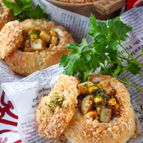 【市販のパンで簡単！】レトルトで作れるヘルシー焼きカレーパン