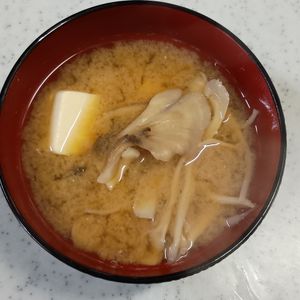 ひろりぃの作ってみた!投稿(【舞茸の味噌汁】)