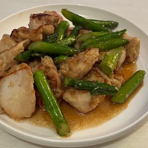 saki10969の作ってみた!投稿(鶏むね肉とアスパラガスの塩麹炒め)