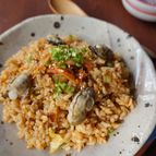フライパンで！牡蠣とキムチのピリ辛混ぜご飯