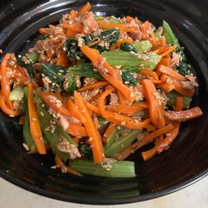 なおリンの作ってみた!投稿(レンジで極ウマ！小松菜とにんじんのツナごま和え)