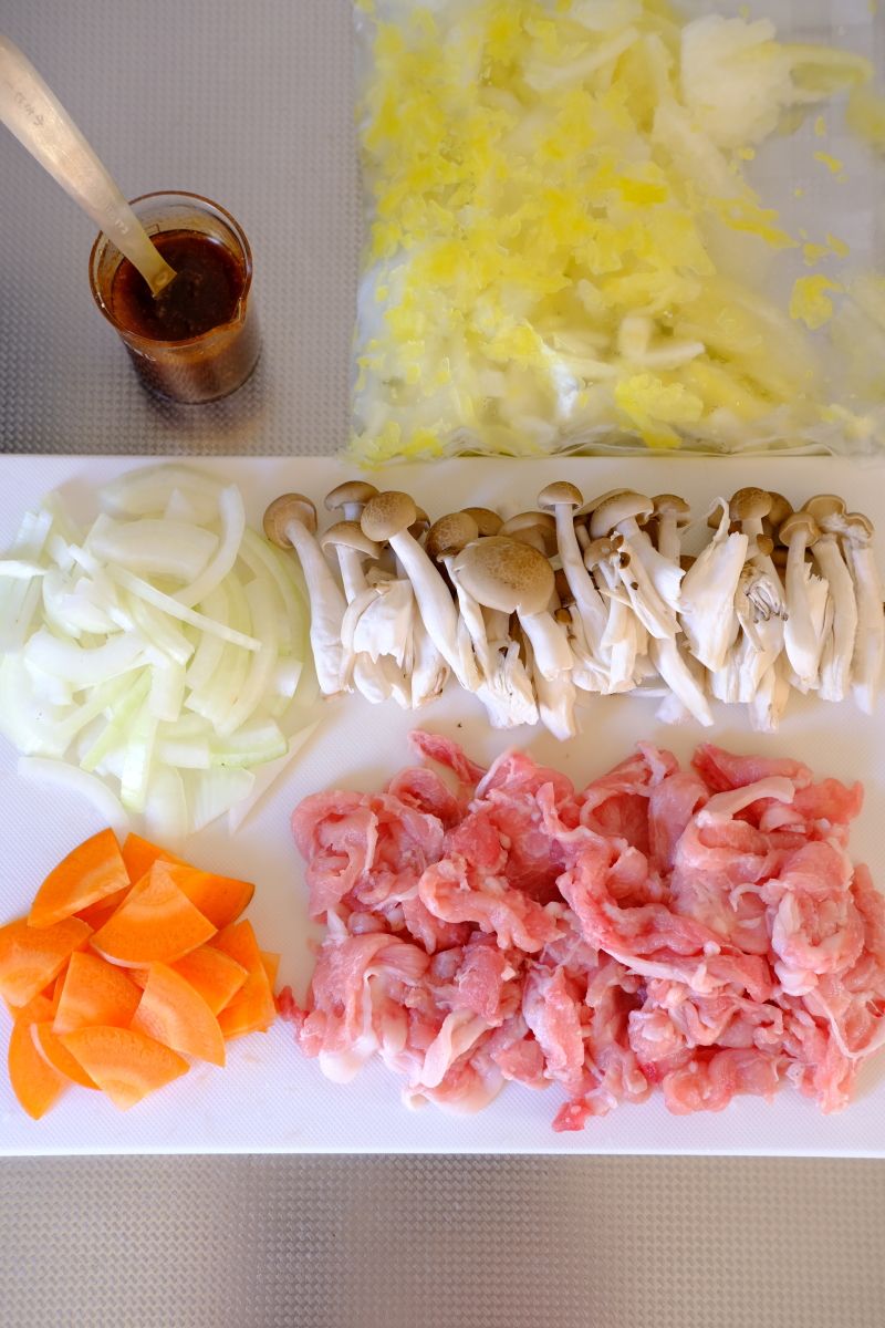 食品サンプル 肉野菜炒め 幅26cm 昭和レトロ 中華料理 おうちで町中華