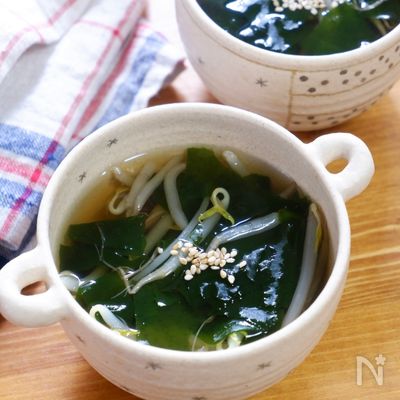 『もやしとわかめの中華スープ』