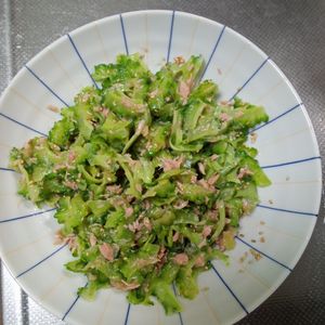 鶏皮坊主の作ってみた!投稿(過去一美味しい《ゴーヤの旨だれ♡ツナサラダ》)