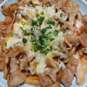 よっこの作ってみた!投稿(包丁いらず♪旨味ましまし♪『豚バラと舞茸のキムチーズ焼き』)