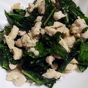 猫の作ってみた!投稿(鶏むね肉とケールの簡単旨塩炒め。)