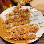 【カリカリ鶏皮串焼き】子どもも大人も病みつき！
