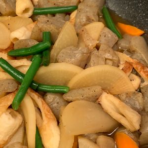 ぐ〜たら子の作ってみた!投稿(節約食材でかさまし♡『染みうま！大根とちくわと蒟蒻の煮物』)