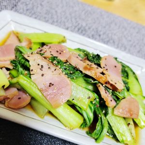 ヴェルの作ってみた!投稿(レンジで5分！【チンゲン菜とベーコンのコンソメ煮】)